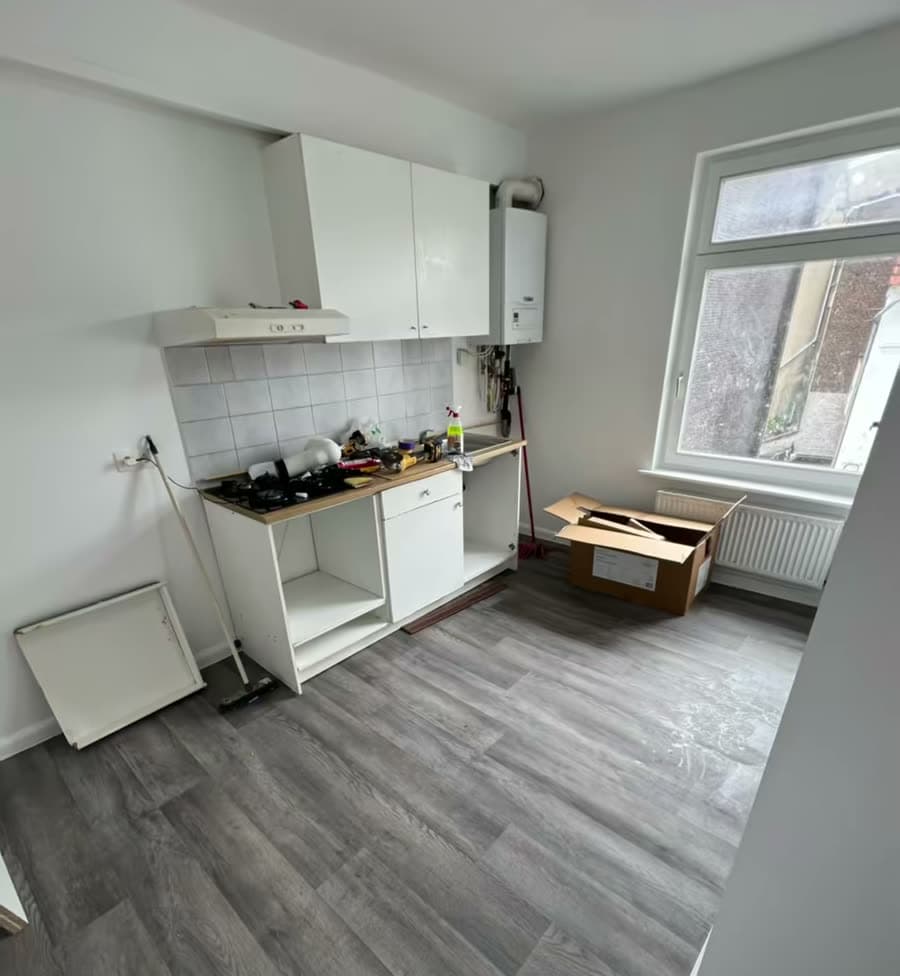 Le même appartement — la cuisine — Après